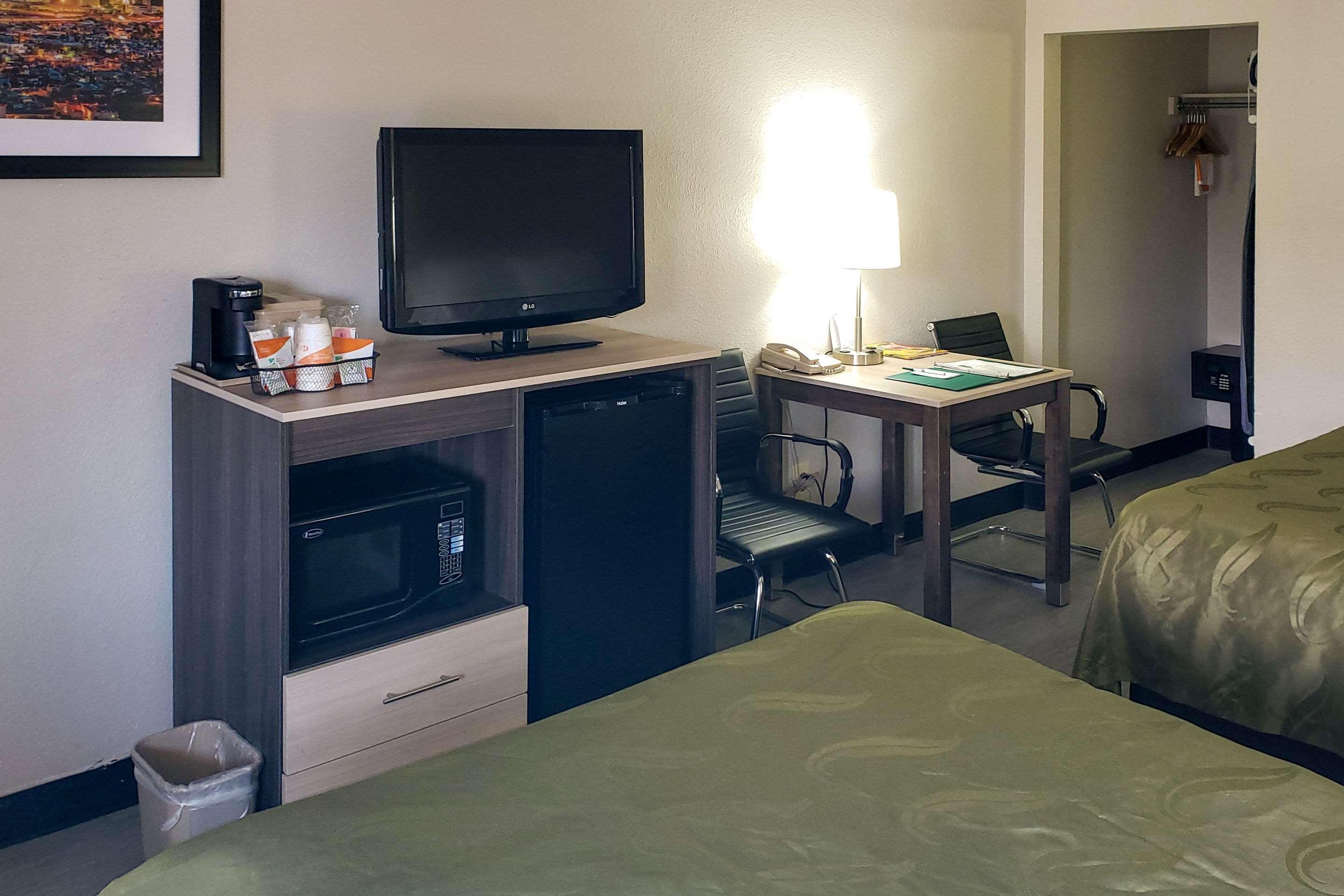 Quality Inn Airport East Ел Пасо Екстериор снимка