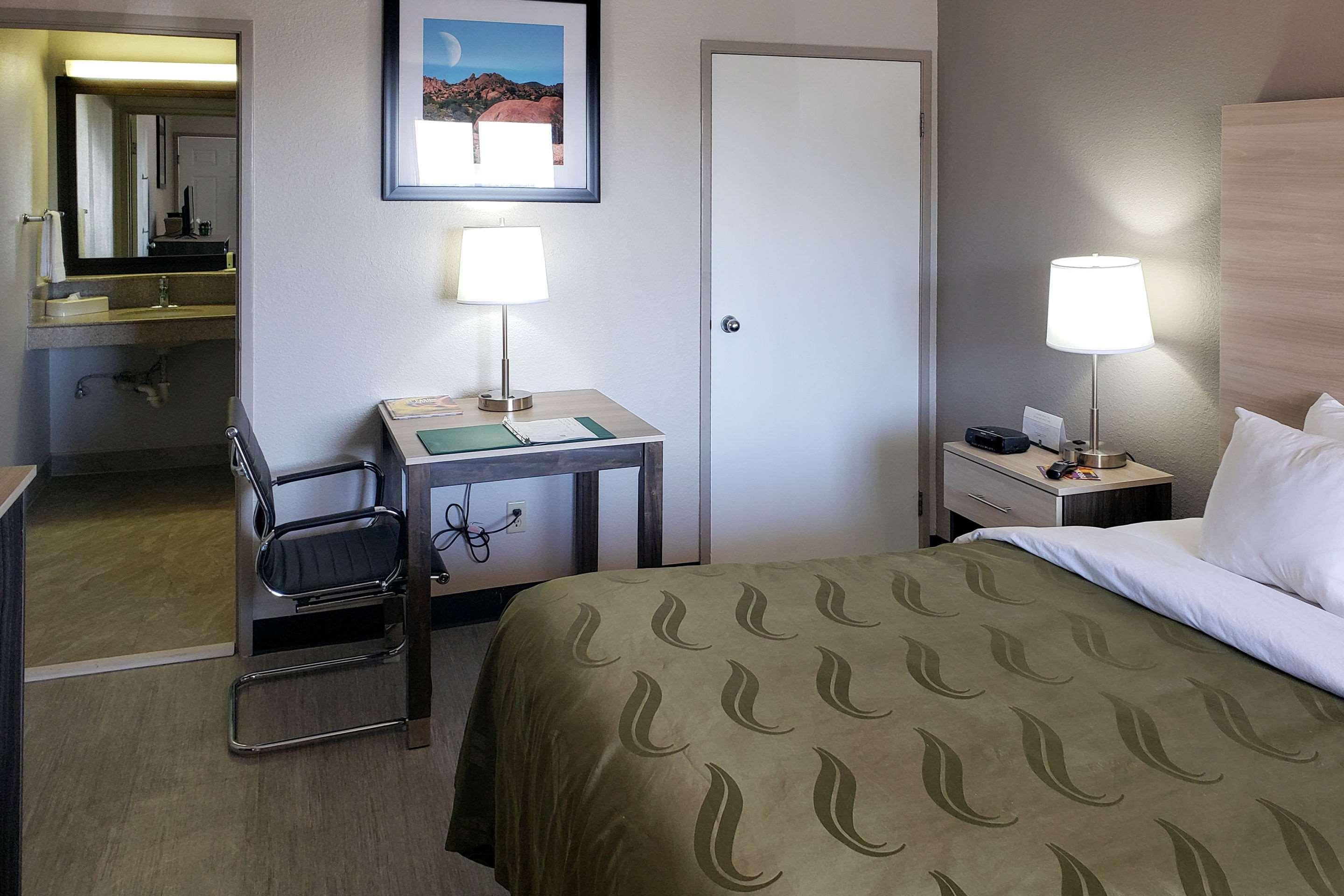 Quality Inn Airport East Ел Пасо Екстериор снимка